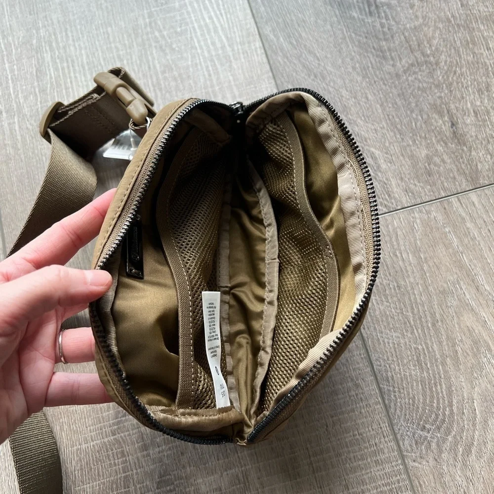 Lululemon OG Everywhere Belt Bag 1L in Artifact